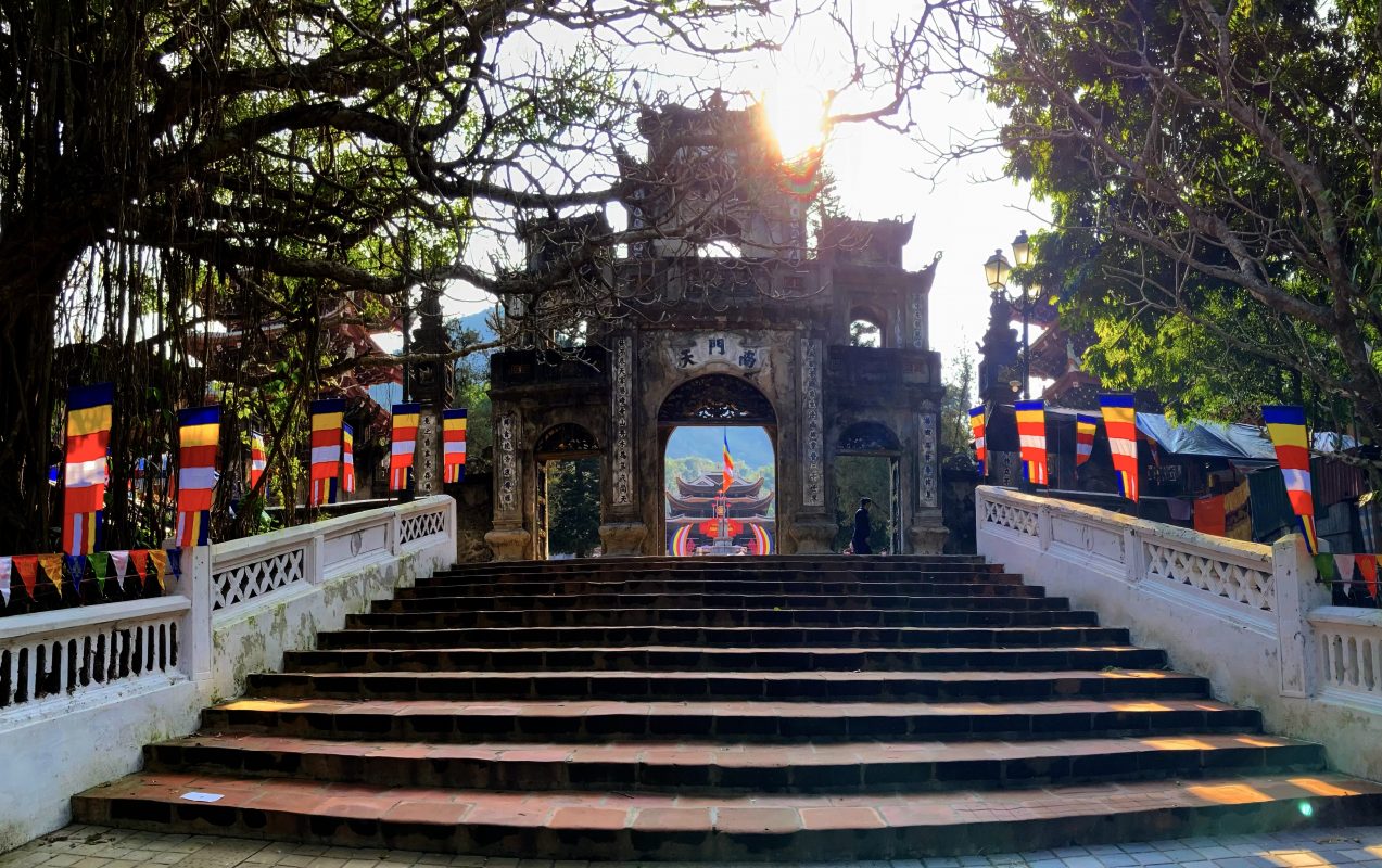 Giá vé du lịch chùa Hương 2024 có rất nhiều mức để khách hàng lựa chọn